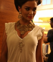 wild-garden-tea-party-fashion-show-stills-19 wild-garden-tea-party-fashion-show-stills-19