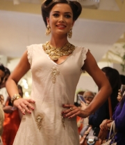 wild-garden-tea-party-fashion-show-stills-3 wild-garden-tea-party-fashion-show-stills-3