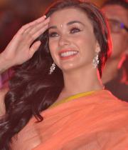 amy-jackson-hot-stills-in-transparant-saree-8