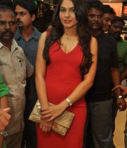 andrea-jeremiah-hot-images-in-red-dress-02