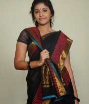 anjali-beautiful-photo-stills-in-black-saree-08
