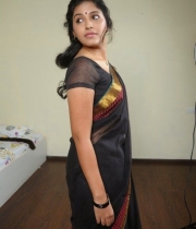 anjali-beautiful-photo-stills-in-black-saree-16