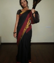 anjali-beautiful-photo-stills-in-black-saree-17