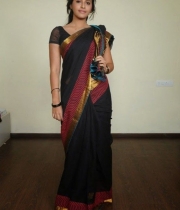 anjali-beautiful-photo-stills-in-black-saree-20