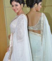anjali-latest-stills-in-white-sari-01