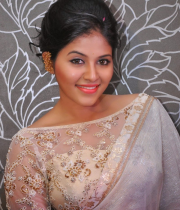 anjali-latest-stills-in-white-sari-09