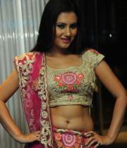 actress-anu-smruthi-hot-stills-14