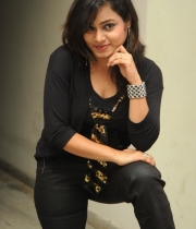 anusha-new-photo-stills-27