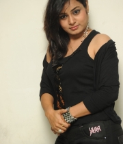 anusha-new-photo-stills-78