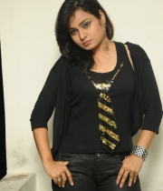 anusha-new-photo-stills-90
