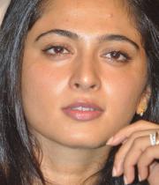 anushka-latest-hot-stills-02