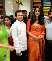 anushka-photos-at-kalamandir-new-showroom-launch-34
