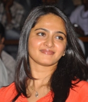 anushka-at-prema-ishq-kadhal-audio-success-meet-4