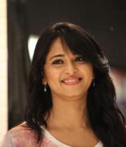 anushka-hot-photos-1211