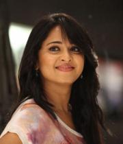 anushka-hot-photos-1310