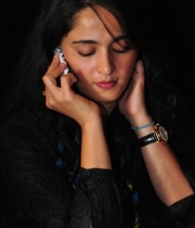 anushka-dinner-with-her-family-11