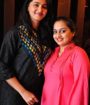 anushka-dinner-with-her-family-7