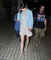 anushka-sharma-snapped-at-pvr-theatre-mumbai-stills-11