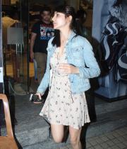 anushka-sharma-snapped-at-pvr-theatre-mumbai-stills-5