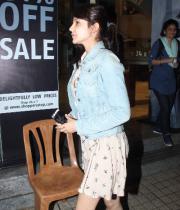 anushka-sharma-snapped-at-pvr-theatre-mumbai-stills-6