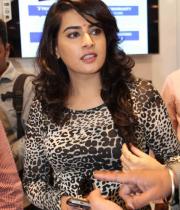 archana-at-samsung-plaza-launch-9