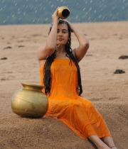 archana-took-bath-in-rain-photos-3