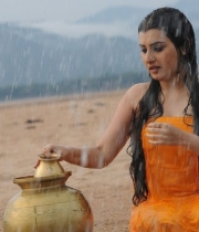 archana-took-bath-in-rain-photos-4