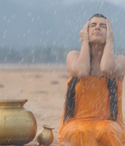 archana-took-bath-in-rain-photos-6