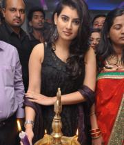 Archana launches Naturals Family Salon at Vanasthalipuram Photos