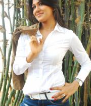 asmita-hot-photo-shoot-photos-in-jeans-02