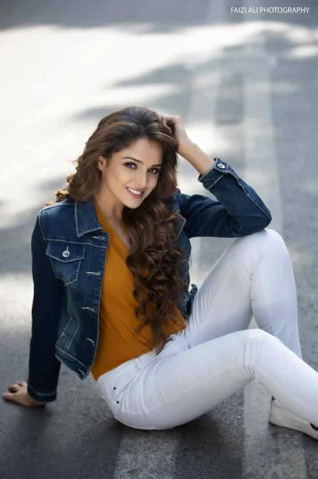 asmita-sood-new-pics_4