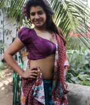 babuji-ek-ticket-bambai-hindi-movie-hot-stills3