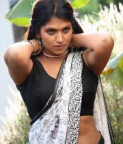 bhuvaneswari_spicy_navel_show-in_saree-1