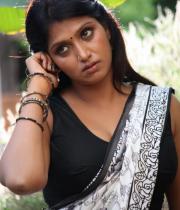 bhuvaneswari_spicy_navel_show-in_saree-3