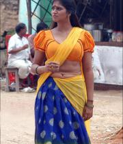 bhuvaneswari_spicy_navel_show-in_saree-8