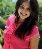 bindu-madhavi-latest-stills-in-pink-dress-13