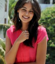 bindu-madhavi-latest-stills-in-pink-dress-8