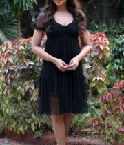 bipasha-basu-latest-stills-in-black-18