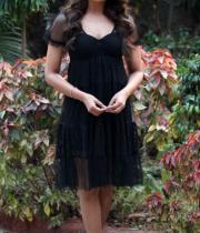 bipasha-basu-latest-stills-in-black-20