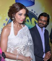 bipasha-basu-promoting-aatmamovie-on-nach-baliye-13