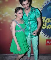 bipasha-basu-promoting-aatmamovie-on-nach-baliye-18