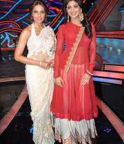 bipasha-basu-promoting-aatmamovie-on-nach-baliye-8