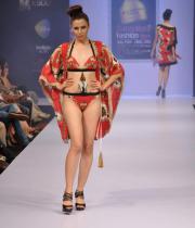 models-showcasing-pria-kataaria-puris-collection-at-the-finale-of-day-2-of-bpbfw-9-1