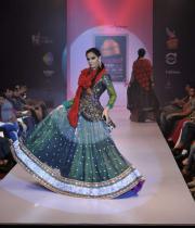 models-showcasing-the-collection-of-designer-chitali-biplab-1