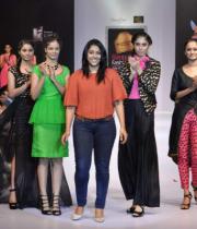 sharnita-valluru-with-models