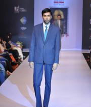 showcasing-the-collection-designer-aslam-khan-2