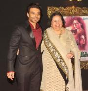 bolly-celebs-at-jab-tak-hai-jaan-premiere-show-photos-1800