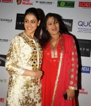 bollywood-celebs-at-india-resortwear-fashion-week-photos-12