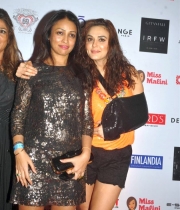 bollywood-celebs-at-india-resortwear-fashion-week-photos-20