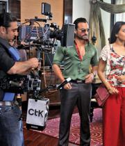 bullett-raja-movie-working-stills-02